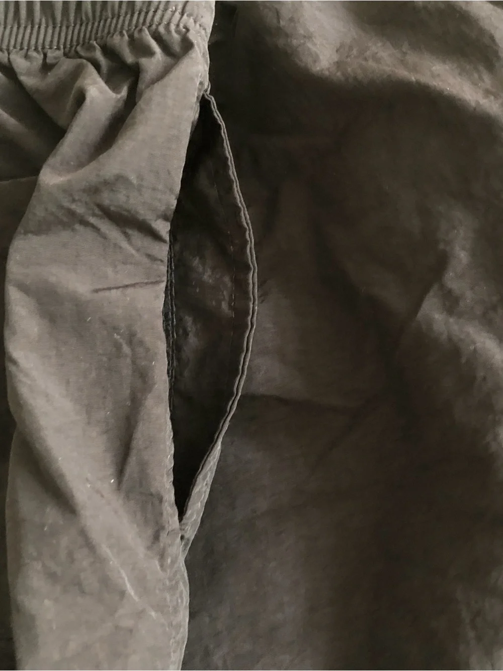 H&M Men's Black Elastic-Waist Hybrid Shorts
